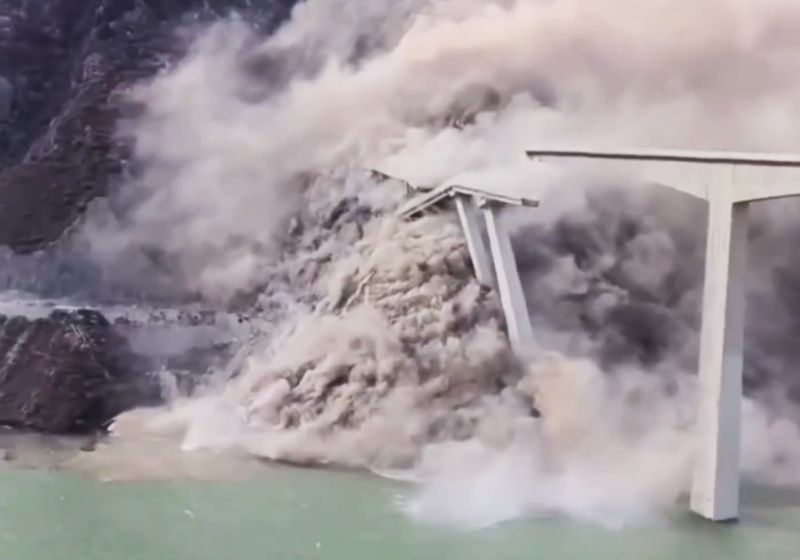 四川阿坝红旗桥发生垮塌！桥梁安全监测，不能再靠“事后补救”！(图1)